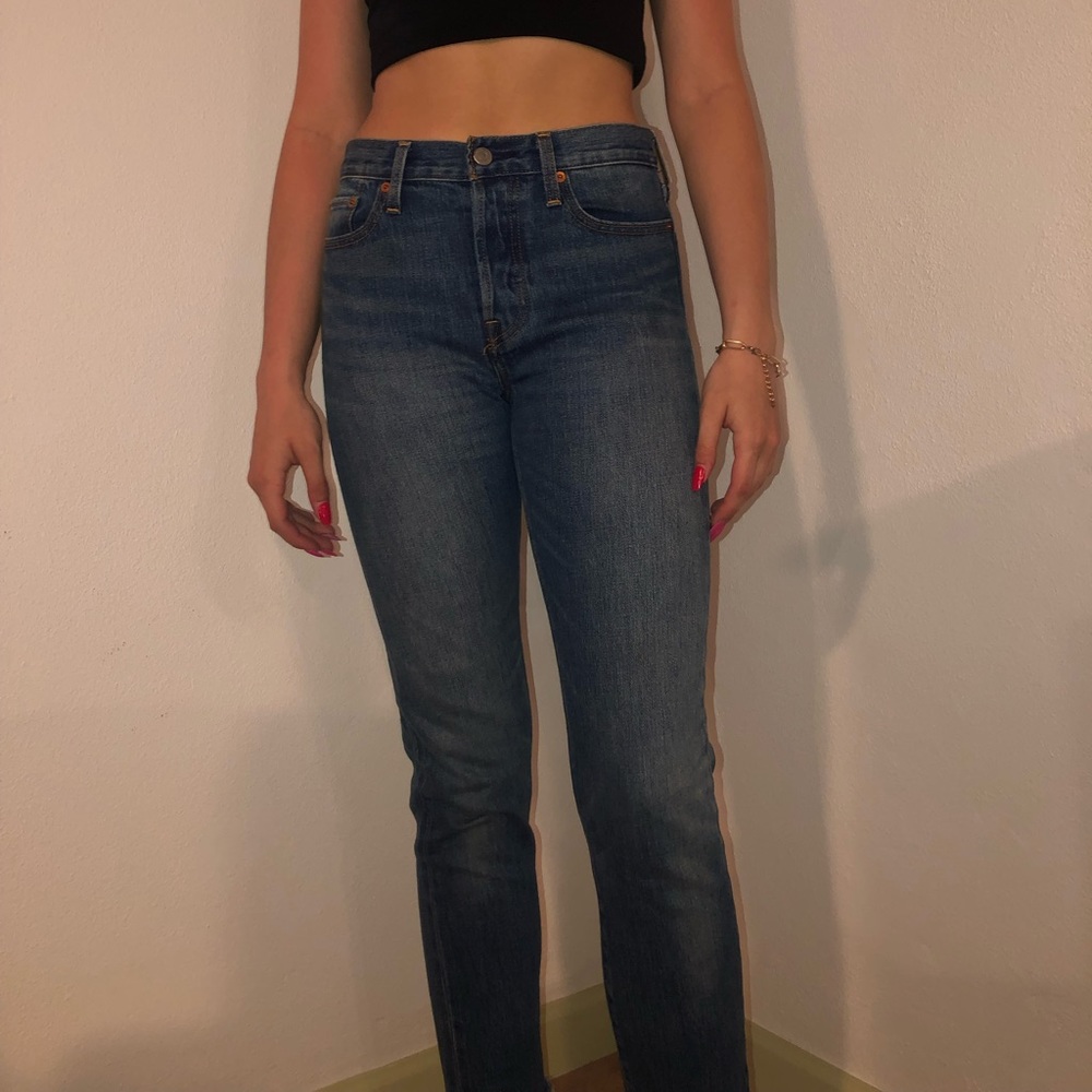 VINTAGE LEVI HIGH RISE JEANS - Picture 2 of 4